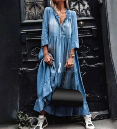 Beatriz | Vintage kanten maxi jeansjurk met V-hals en grote zoom