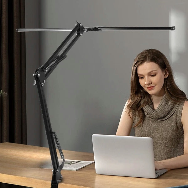 LuminaPro | LED-bureaulamp met twee koppen en instelbare helderheid voor optimale werkruimte