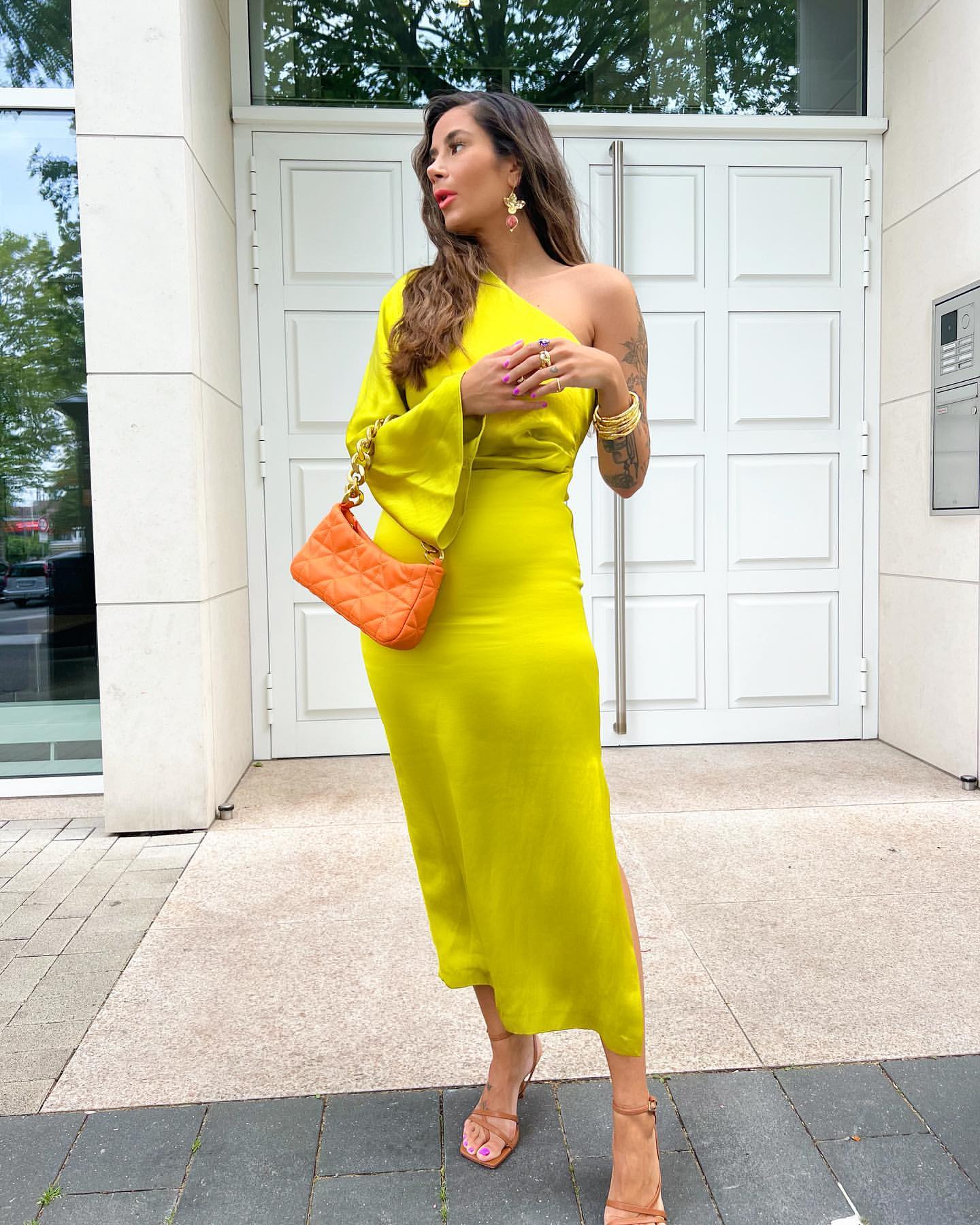 Novalisse | Satijnen jurk met één schouder