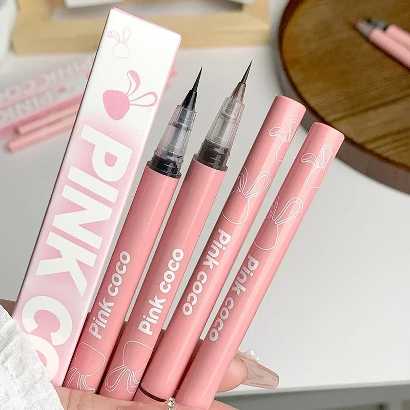 ThinEyeliner | Ultra dunne zijdeachtige matte vloeibare eyeliner