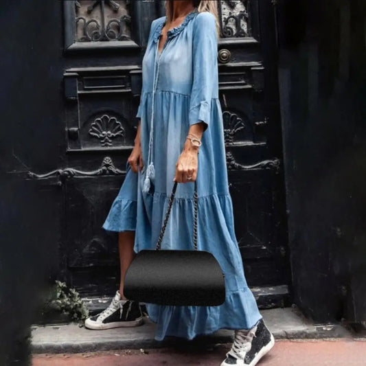 Beatriz | Vintage kanten maxi jeansjurk met V-hals en grote zoom