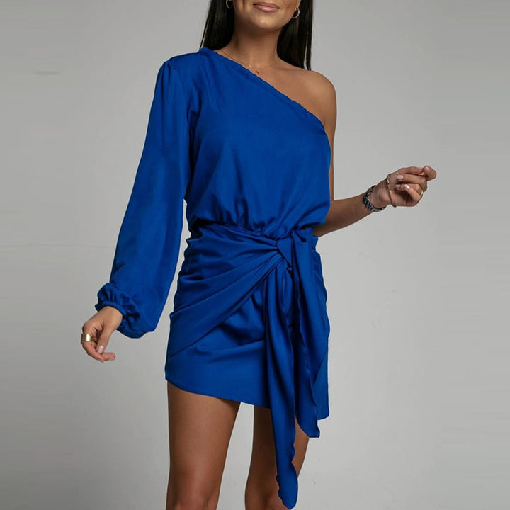 Cirevia | Elegante jurk met één schouder
