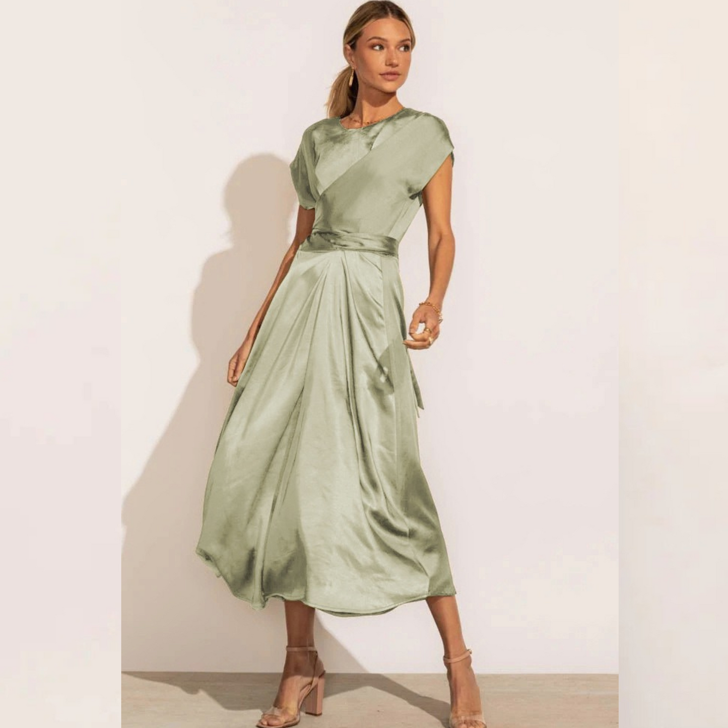 Amelora | Elegante nauwsluitende midi-jurk